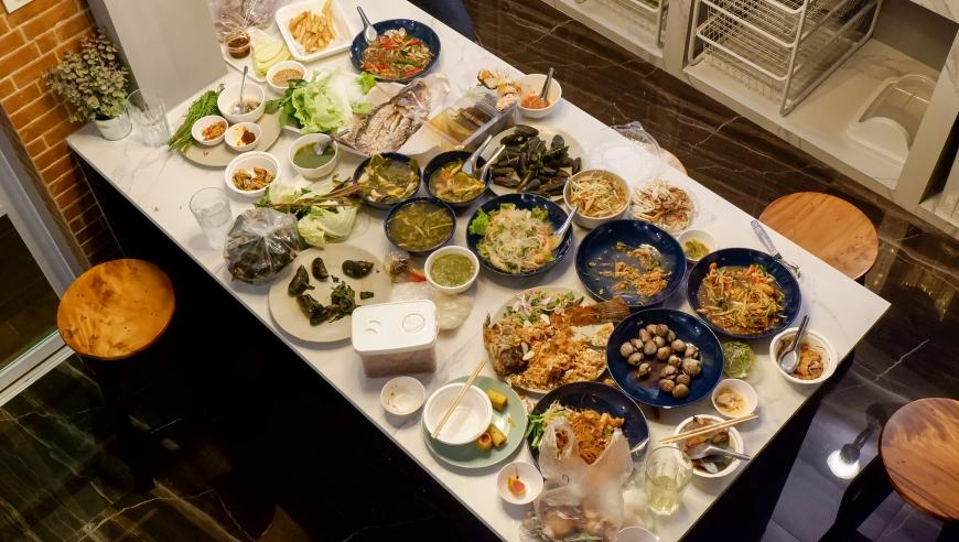 澳门4777777开奖资料香港王中王,法国小伙带日军侵华照片来华,典故解疑_网红版V11.45