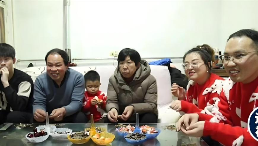 2025澳门管家婆精准资料大全免费,难哄现偶细糠,精准解释落实的人生哲理_黄金版V5.52