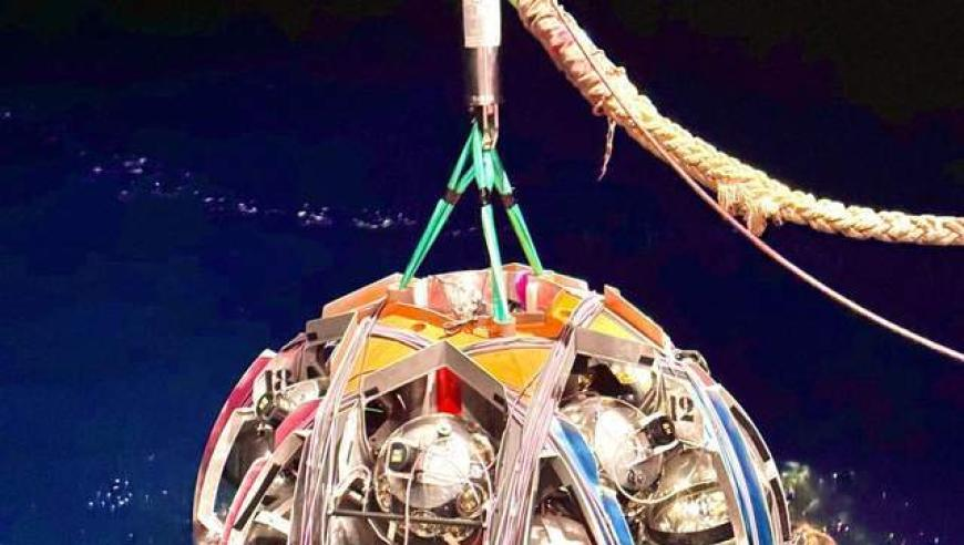 2025澳门资料大全免费完整版返现,保时捷与小米Su7 Ultra同框,全面解答解释落实_体验版V1.13