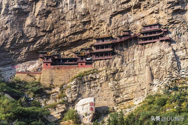 中国十个建在悬崖上的景点，你敢去吗？
