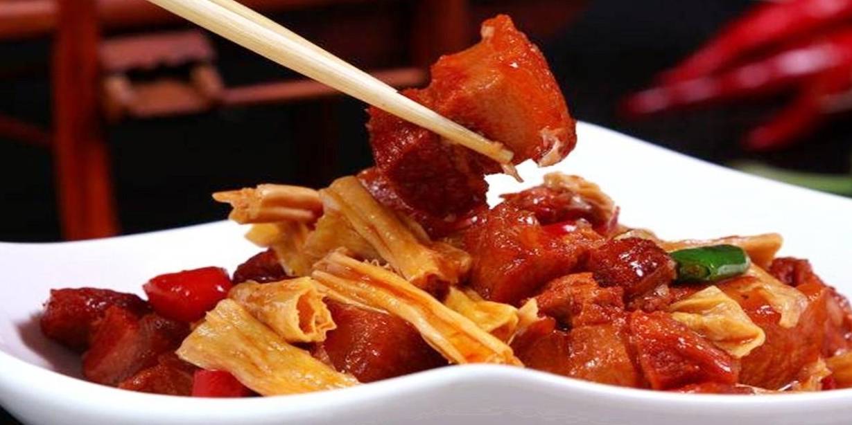 美食湖南、经典湘菜——豆笋烧肉、软糯醇香、味美又营养
