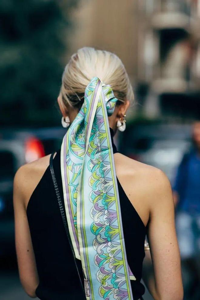 丝巾的4种时髦系法，学起来！